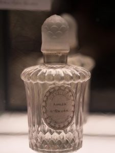 musée guerlain champs elysees