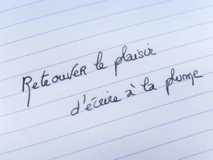 écrire à la plume